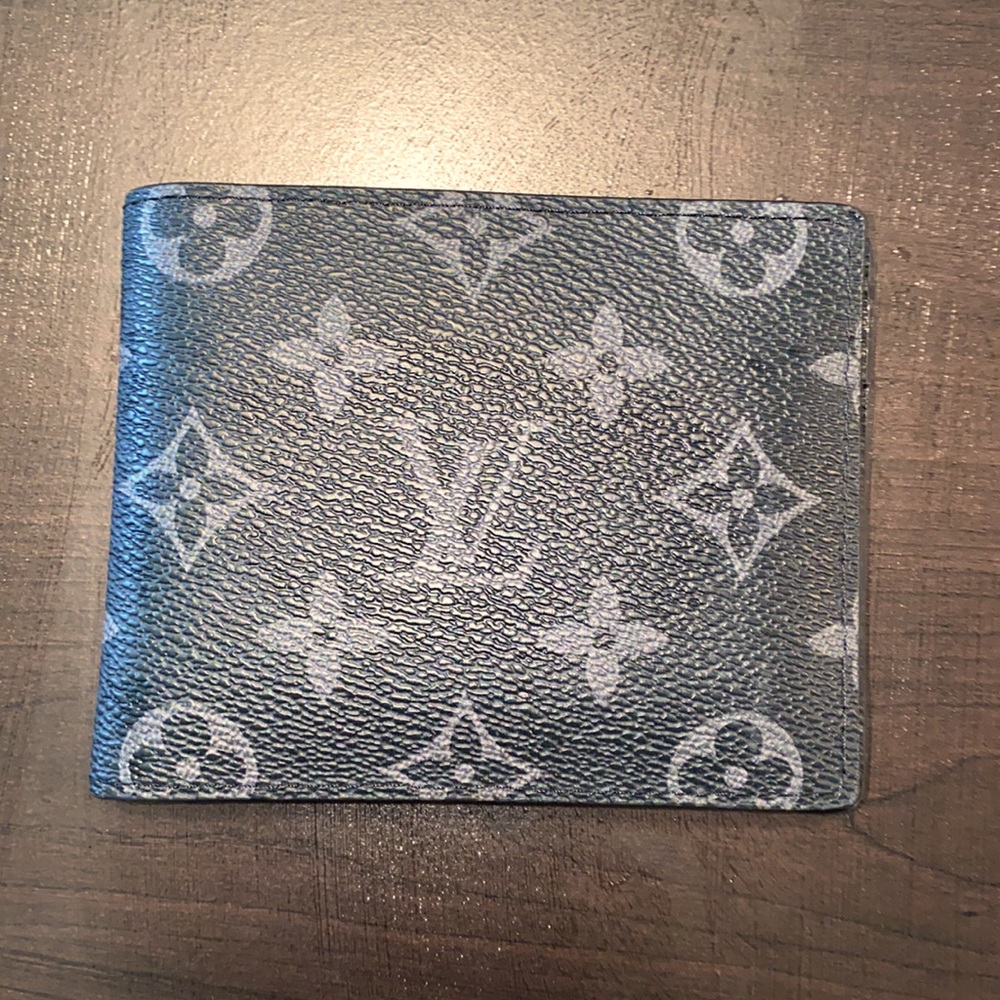 Louis Vuitton Black and Gray Wallet.